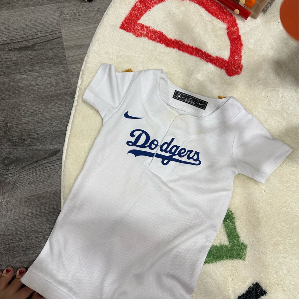 Nike baby dodger jersey romper 6-9 months